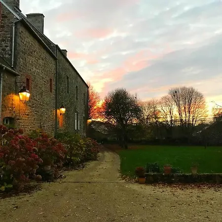 Manoir Charme Baie Mont St Michel בית נופש