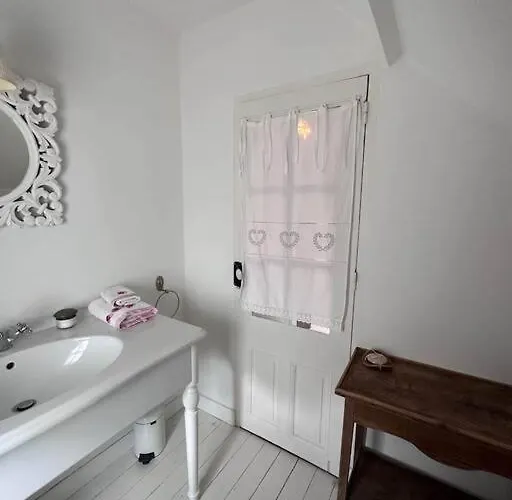 Дом отдыха Manoir Charme Baie Mont St Michel